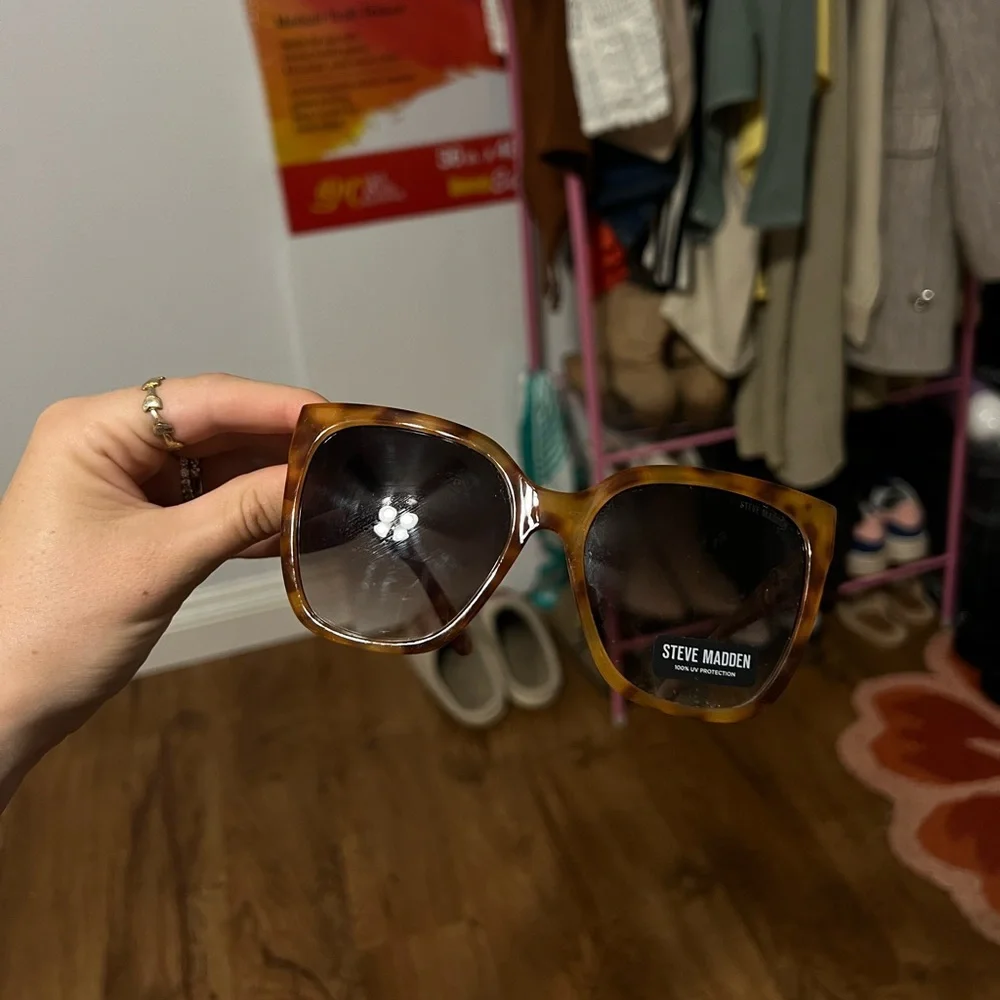 STEVE MADDEN sunglasses - Picture 4 of 11